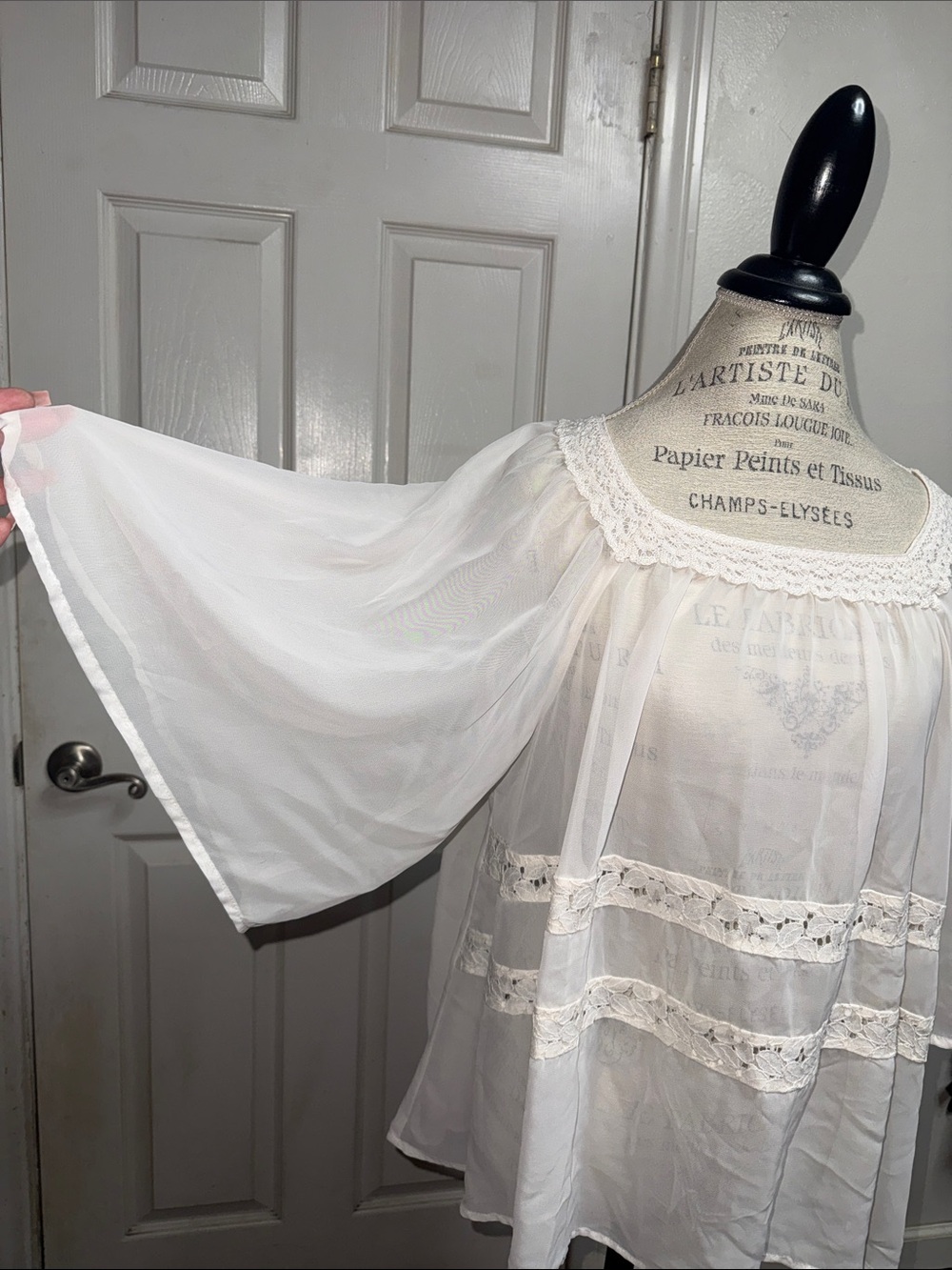 Sheer blouse. 🤍 - Picture 2 of 5